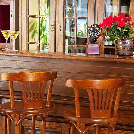 Linovo With Free Parking Hotel Riga Exterior photo