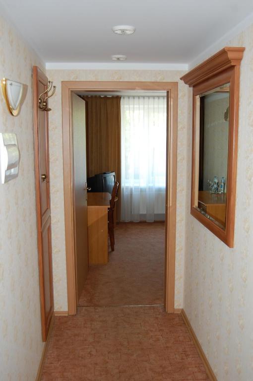 Linovo With Free Parking Hotel Riga Room photo